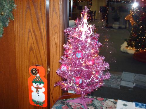 Yes, I have a pink Christmas tree at my office
